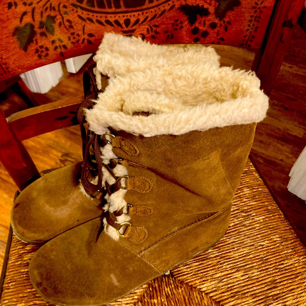 Warm boots